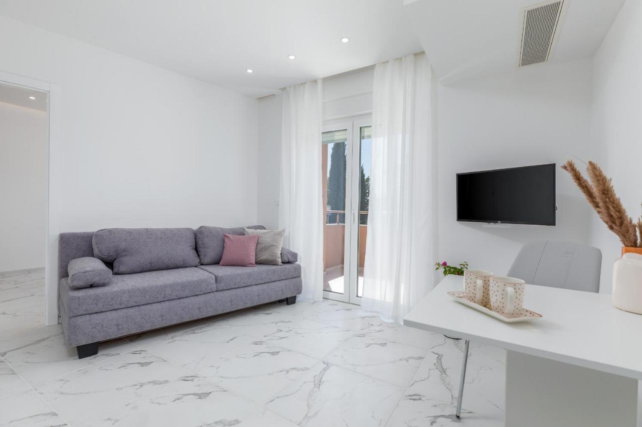 Apartman Knezevic A ฟาชานา ภายนอก รูปภาพ